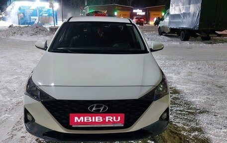 Hyundai Solaris II рестайлинг, 2020 год, 1 050 000 рублей, 5 фотография