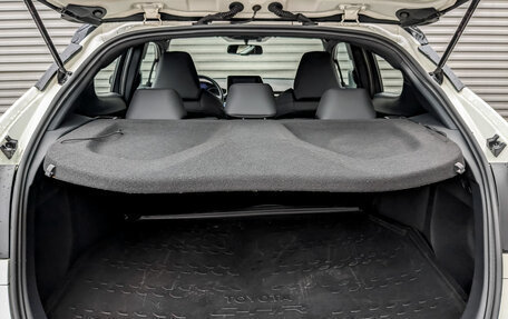 Toyota C-HR I рестайлинг, 2019 год, 2 420 000 рублей, 11 фотография