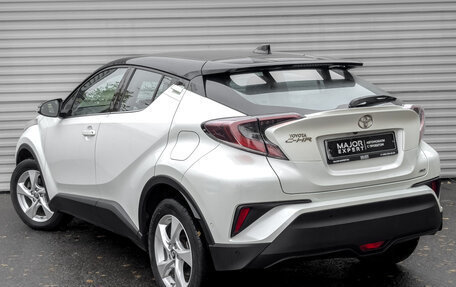 Toyota C-HR I рестайлинг, 2019 год, 2 420 000 рублей, 8 фотография