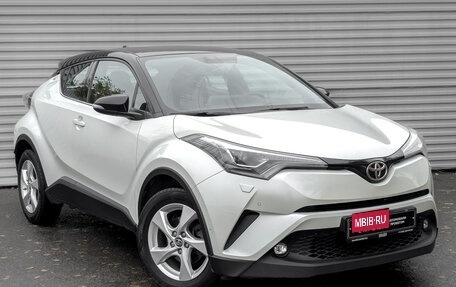 Toyota C-HR I рестайлинг, 2019 год, 2 420 000 рублей, 4 фотография