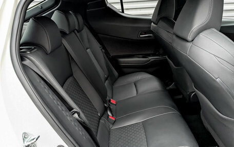 Toyota C-HR I рестайлинг, 2019 год, 2 420 000 рублей, 13 фотография