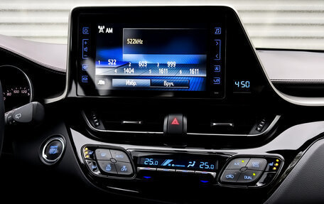 Toyota C-HR I рестайлинг, 2019 год, 2 420 000 рублей, 16 фотография