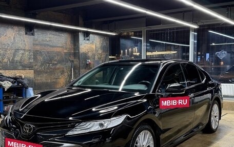 Toyota Camry, 2020 год, 2 850 000 рублей, 2 фотография