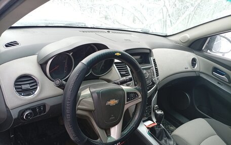 Chevrolet Cruze II, 2009 год, 323 000 рублей, 4 фотография