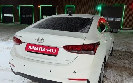 Hyundai Solaris II рестайлинг, 2018 год, 1 100 000 рублей, 4 фотография
