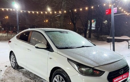 Hyundai Solaris II рестайлинг, 2018 год, 1 100 000 рублей, 3 фотография