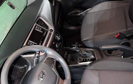 Hyundai Solaris II рестайлинг, 2018 год, 1 100 000 рублей, 8 фотография