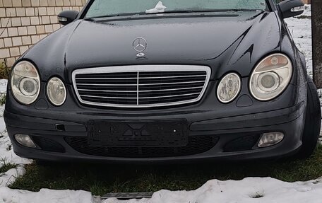 Mercedes-Benz E-Класс, 2003 год, 350 000 рублей, 1 фотография