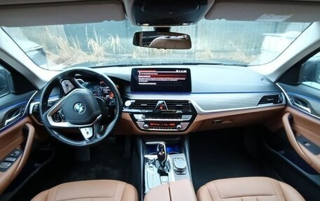 BMW 5 серия, 2021 год, 5 027 440 рублей, 4 фотография