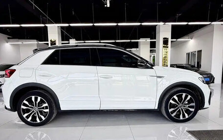 Volkswagen T-Roc I, 2022 год, 1 500 355 рублей, 5 фотография