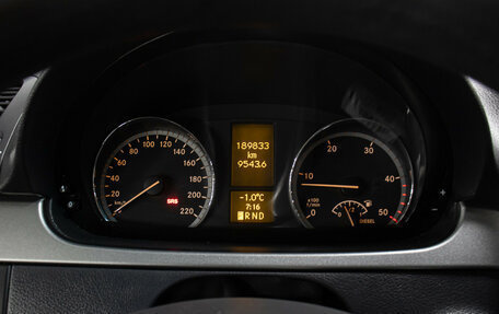 Mercedes-Benz Viano, 2011 год, 1 900 000 рублей, 13 фотография