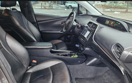 Toyota Prius IV XW50, 2022 год, 2 190 000 рублей, 7 фотография