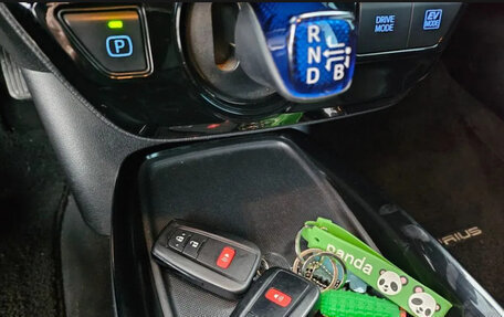 Toyota Prius IV XW50, 2022 год, 2 190 000 рублей, 15 фотография