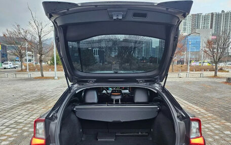 Toyota Prius IV XW50, 2022 год, 2 190 000 рублей, 11 фотография