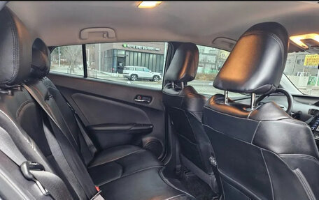 Toyota Prius IV XW50, 2022 год, 2 190 000 рублей, 13 фотография