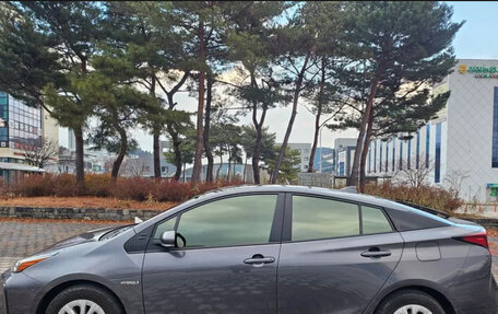 Toyota Prius IV XW50, 2022 год, 2 190 000 рублей, 6 фотография