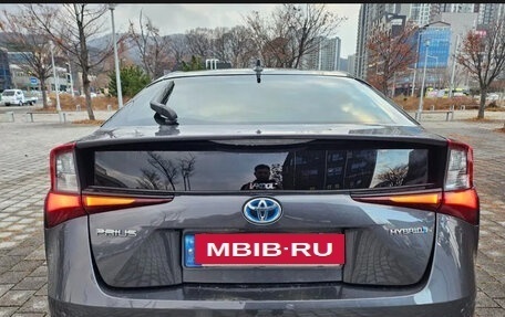 Toyota Prius IV XW50, 2022 год, 2 190 000 рублей, 5 фотография