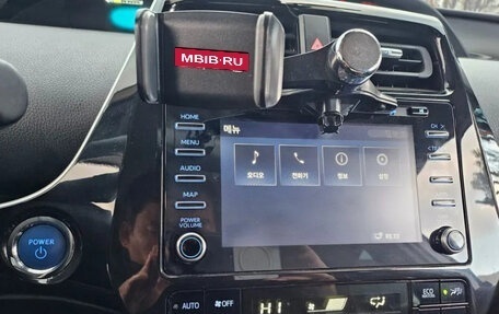 Toyota Prius IV XW50, 2022 год, 2 190 000 рублей, 12 фотография