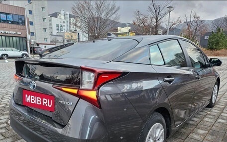 Toyota Prius IV XW50, 2022 год, 2 190 000 рублей, 3 фотография