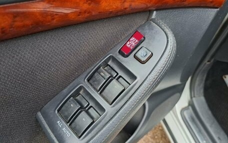 Toyota Avensis III рестайлинг, 2005 год, 455 000 рублей, 21 фотография