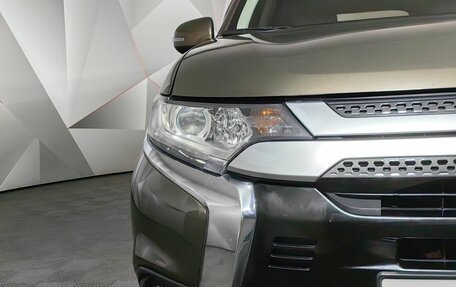 Mitsubishi Outlander III рестайлинг 3, 2018 год, 1 697 000 рублей, 10 фотография