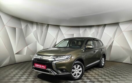 Mitsubishi Outlander III рестайлинг 3, 2018 год, 1 697 000 рублей, 1 фотография