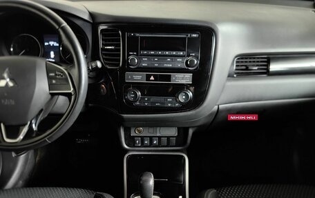 Mitsubishi Outlander III рестайлинг 3, 2018 год, 1 697 000 рублей, 15 фотография