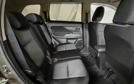 Mitsubishi Outlander III рестайлинг 3, 2018 год, 1 697 000 рублей, 16 фотография