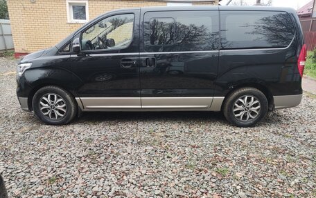 Hyundai H-1 II рестайлинг, 2021 год, 3 850 000 рублей, 5 фотография