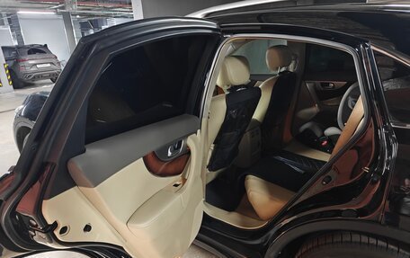 Infiniti FX II, 2011 год, 1 590 000 рублей, 18 фотография