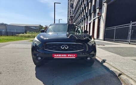 Infiniti FX II, 2011 год, 1 590 000 рублей, 27 фотография