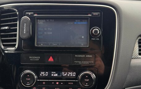 Mitsubishi Outlander III рестайлинг 3, 2015 год, 1 550 000 рублей, 4 фотография