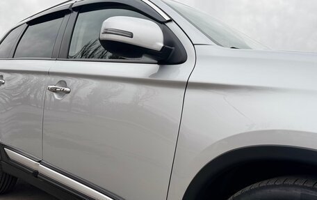 Mitsubishi Outlander III рестайлинг 3, 2015 год, 1 550 000 рублей, 11 фотография