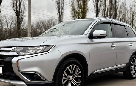 Mitsubishi Outlander III рестайлинг 3, 2015 год, 1 550 000 рублей, 9 фотография