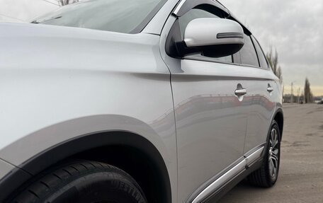 Mitsubishi Outlander III рестайлинг 3, 2015 год, 1 550 000 рублей, 12 фотография