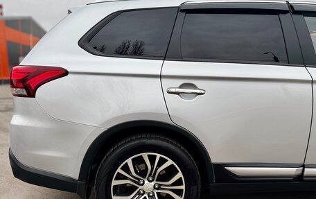 Mitsubishi Outlander III рестайлинг 3, 2015 год, 1 550 000 рублей, 20 фотография