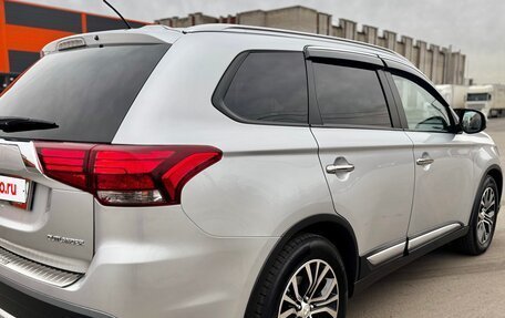 Mitsubishi Outlander III рестайлинг 3, 2015 год, 1 550 000 рублей, 26 фотография