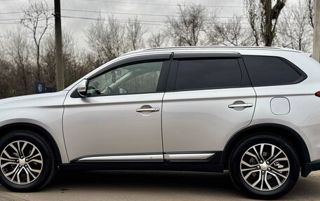 Mitsubishi Outlander III рестайлинг 3, 2015 год, 1 550 000 рублей, 25 фотография