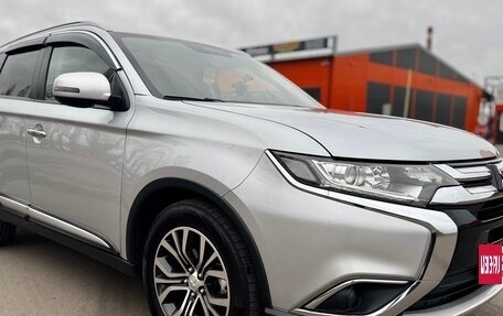 Mitsubishi Outlander III рестайлинг 3, 2015 год, 1 550 000 рублей, 16 фотография