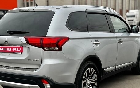 Mitsubishi Outlander III рестайлинг 3, 2015 год, 1 550 000 рублей, 28 фотография