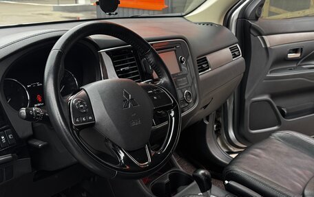 Mitsubishi Outlander III рестайлинг 3, 2015 год, 1 550 000 рублей, 39 фотография