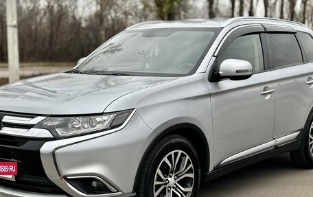 Mitsubishi Outlander III рестайлинг 3, 2015 год, 1 550 000 рублей, 31 фотография