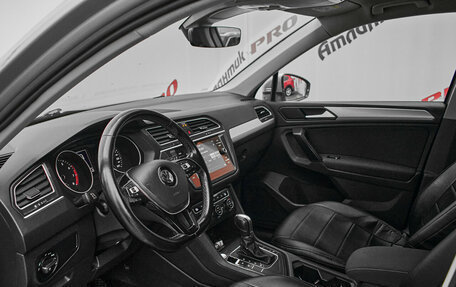 Volkswagen Tiguan II, 2019 год, 1 875 000 рублей, 11 фотография