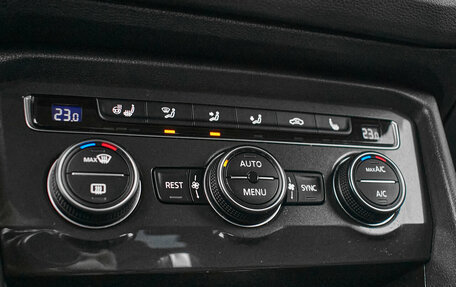 Volkswagen Tiguan II, 2019 год, 1 875 000 рублей, 18 фотография