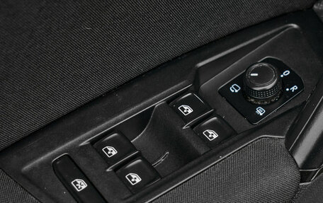 Volkswagen Tiguan II, 2019 год, 1 875 000 рублей, 21 фотография