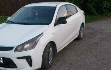 KIA Rio IV, 2017 год, 950 000 рублей, 1 фотография