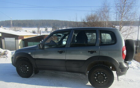 Chevrolet Niva I рестайлинг, 2018 год, 900 000 рублей, 2 фотография