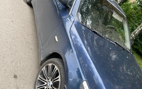 BMW 5 серия, 2004 год, 700 000 рублей, 2 фотография