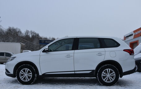 Mitsubishi Outlander III рестайлинг 3, 2019 год, 2 200 000 рублей, 4 фотография