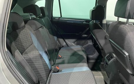 Volkswagen Tiguan II, 2019 год, 2 540 000 рублей, 10 фотография